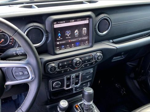 Used 2020 Jeep Gladiator Overland w/ Dual Top Group AWD/4WD image 6