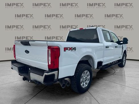 Used 2024 Ford F250 XLT w/ FX4 Off-Road Package AWD/4WD image 4