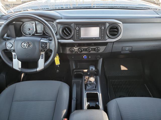 Used 2018 Toyota Tacoma SR5 AWD/4WD image 13