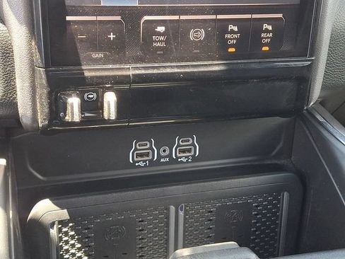 Used 2025 RAM 2500 Laramie AWD/4WD image 15