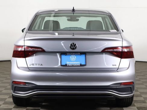 Used 2024 Volkswagen Jetta SE FWD image 11