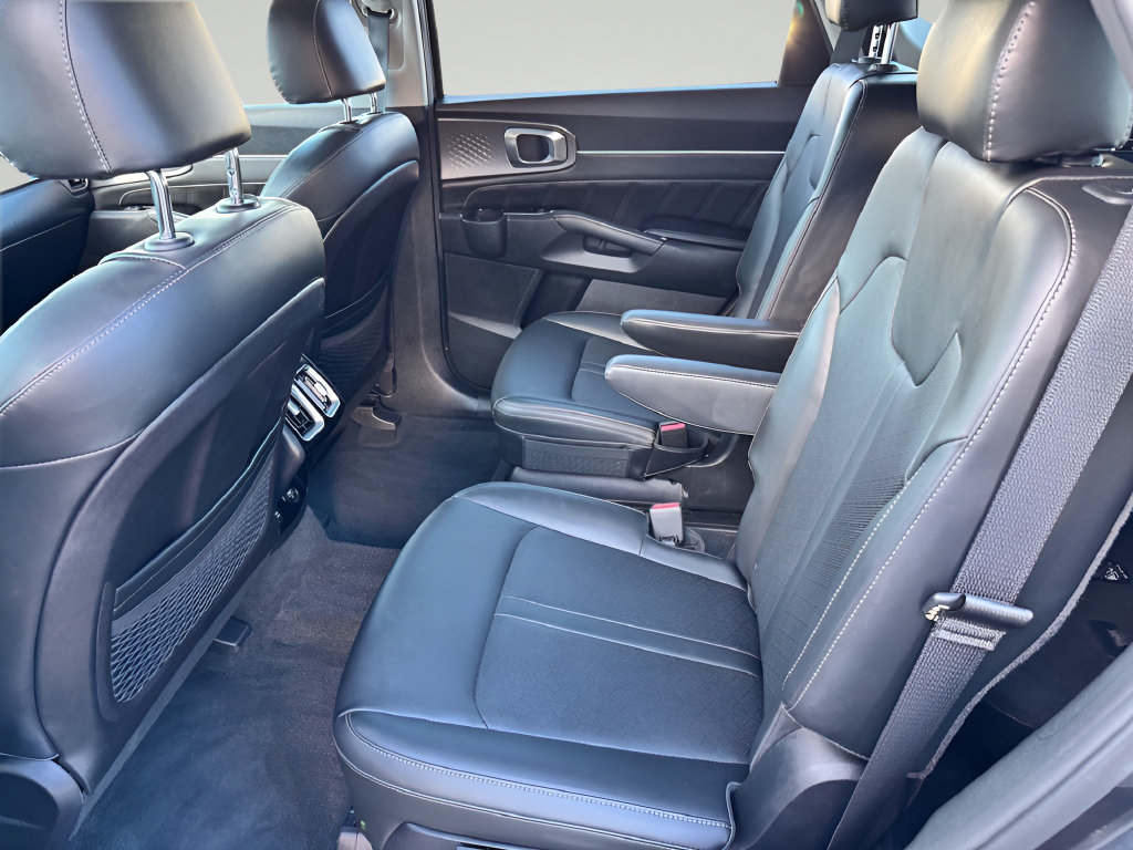 Used 2022 Kia Sorento SX AWD/4WD image 32