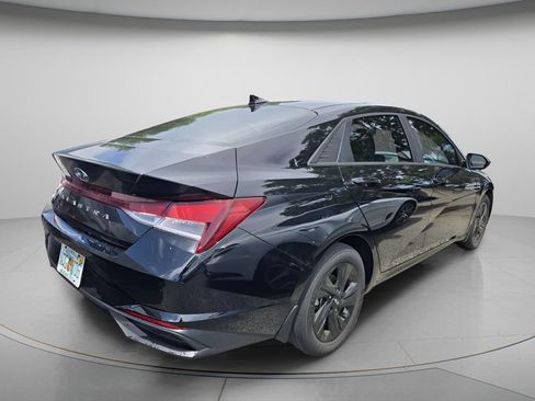 Certified 2023 Hyundai Elantra SEL FWD image 7