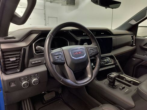 Used 2022 GMC Sierra 1500 AT4 w/ AT4 Premium Package AWD/4WD image 4
