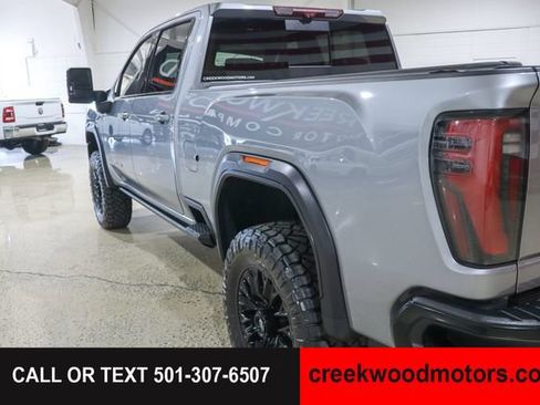 Used 2024 GMC Sierra 2500 AT4X AWD/4WD image 30