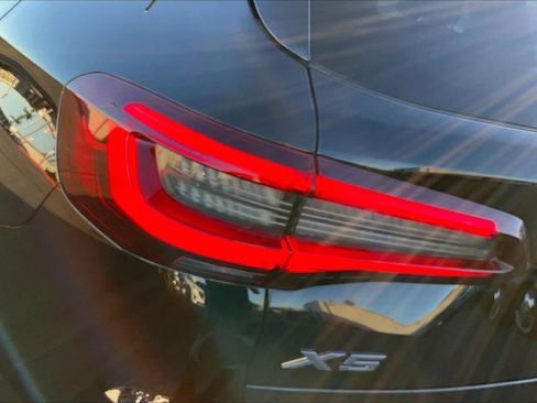 Used 2022 BMW X5 xDrive40i w/ Premium Package image 26