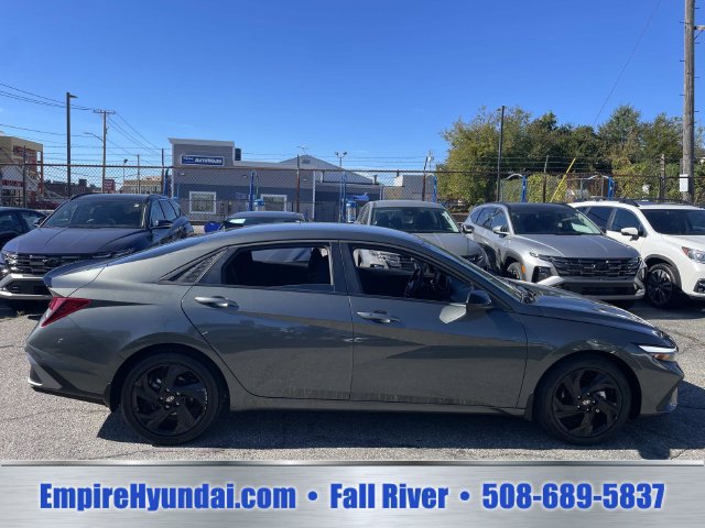 Used 2026 Hyundai Elantra Sport FWD image 3
