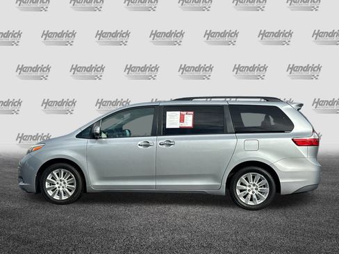 Used 2015 Toyota Sienna Limited Premium image 8