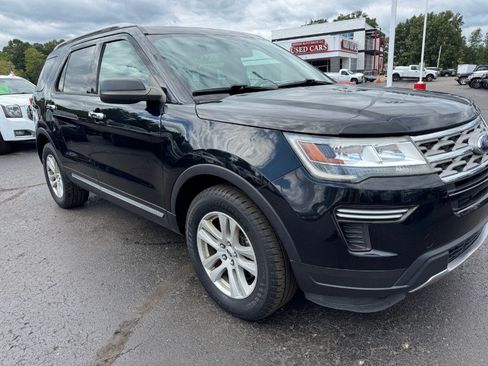 Used 2018 Ford Explorer XLT AWD/4WD image 12
