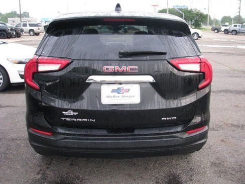 Used 2024 GMC Terrain SLE AWD/4WD image 4