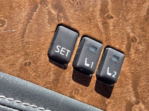 Used 2015 INFINITI QX80 4WD image 12