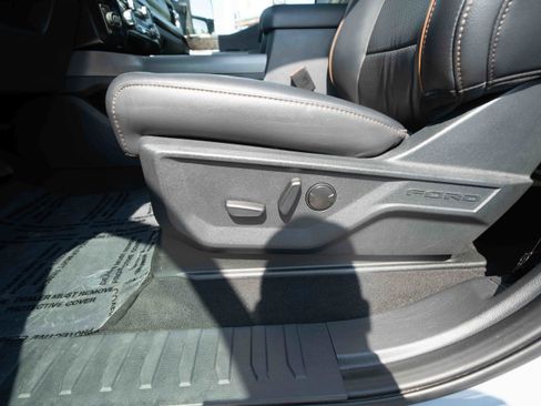 Used 2025 Ford F250 Lariat w/ Lariat Ultimate Package AWD/4WD image 12