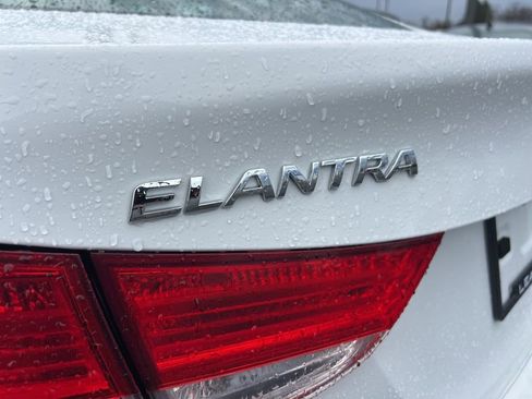 Used 2013 Hyundai Elantra Limited image 27