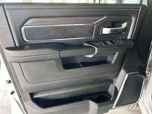 New 2026 RAM 2500 Laramie AWD/4WD image 10