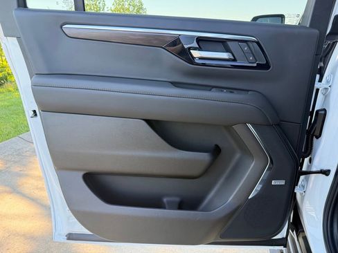New 2026 Chevrolet Suburban LT w/ Comfort Package AWD/4WD image 14