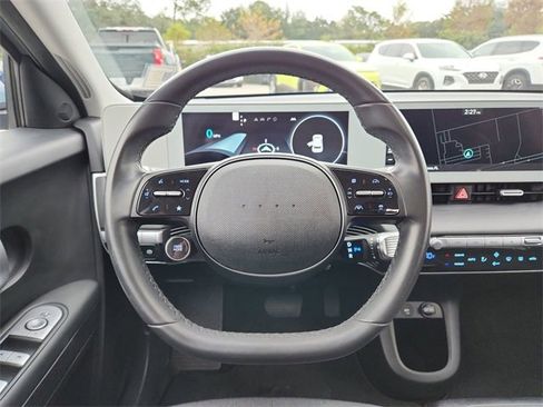 Used 2022 Hyundai Ioniq 5 SE image 12