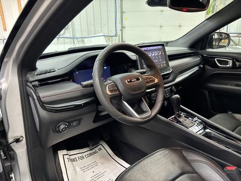 Used 2025 Jeep Compass Trailhawk w/ Trailhawk Elite Group image 17