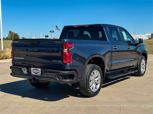 Used 2022 Chevrolet Silverado 1500 Custom image 3