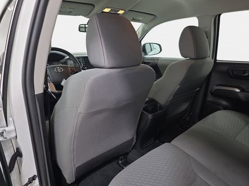Certified 2022 Toyota Tacoma SR5 image 10