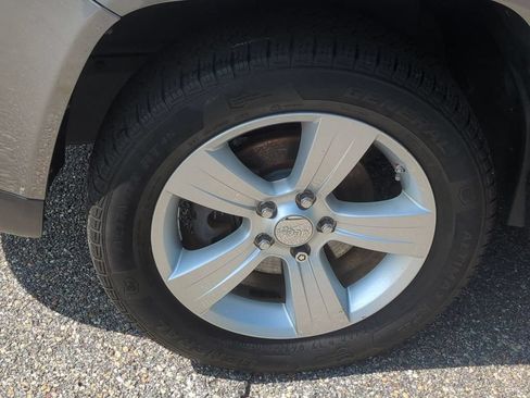 Used 2012 Jeep Compass Latitude AWD/4WD image 10