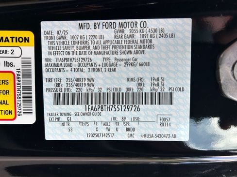 Used 2025 Ford Mustang Premium RWD image 36