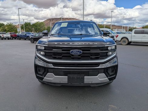 Certified 2025 Ford Expedition Platinum image 11