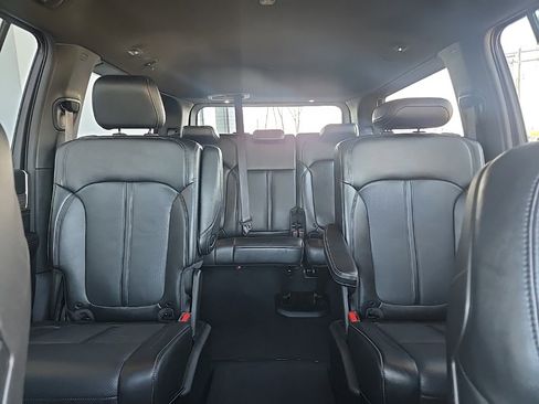 Used 2024 Jeep Wagoneer Series II image 39