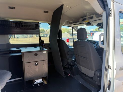 Used 2017 Ford Transit 150 XLT image 31