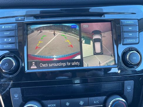 Used 2019 Nissan Rogue SL w/ Premium Package image 25