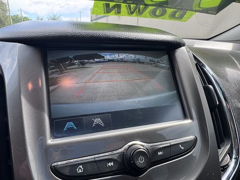 Used 2018 Chevrolet Cruze LT FWD image 10