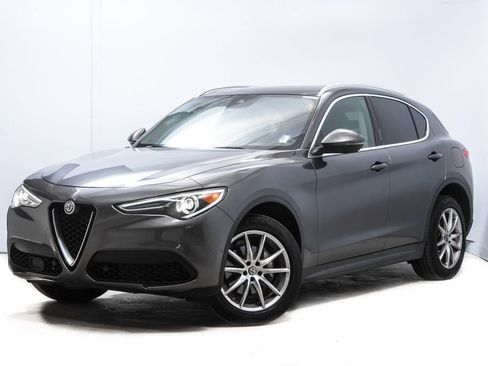 Used 2018 Alfa Romeo Stelvio Ti AWD/4WD image 1