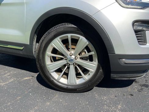 Used 2019 Ford Explorer Limited w/ Class III Trailer Tow Package AWD/4WD image 28