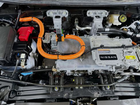 Used 2023 Nissan Ariya FWD image 33