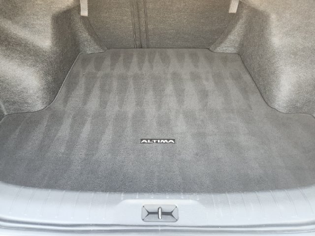 Used 2025 Nissan Altima 2.5 SV FWD image 28