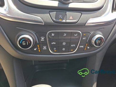 Used 2022 Chevrolet Equinox LT AWD/4WD image 16