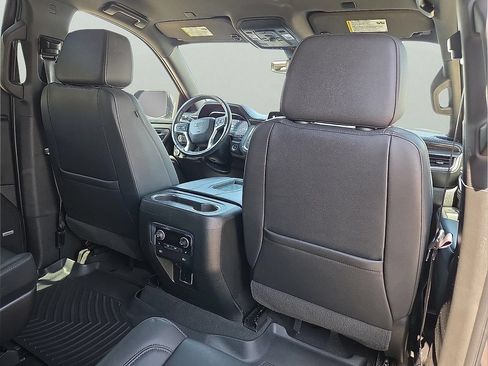 Used 2022 Chevrolet Tahoe Z71 w/ Luxury Package AWD/4WD image 12