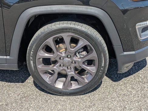 Certified 2021 Jeep Compass Latitude w/ Sun and Sound Group FWD image 11