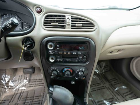 Used 2001 Oldsmobile Alero GLS FWD image 17