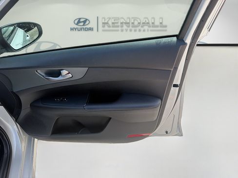 Used 2021 Kia Forte LXS FWD image 30