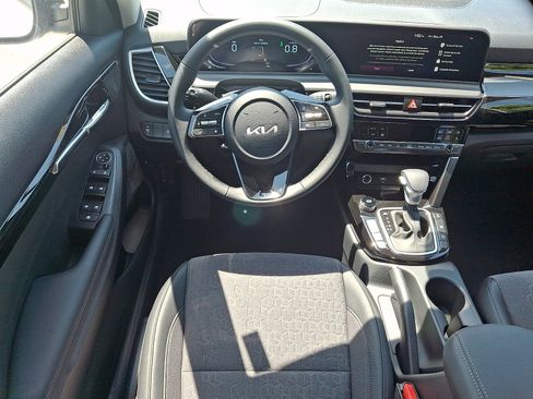 New 2026 Kia Seltos S AWD/4WD image 7
