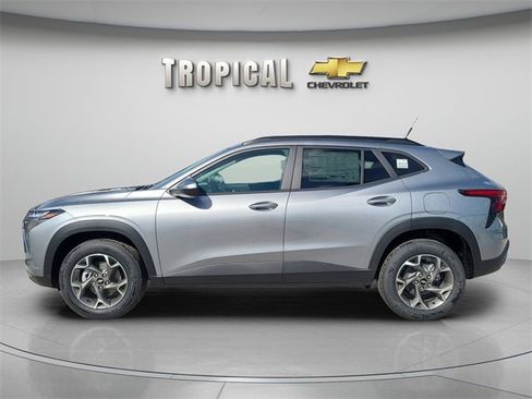 New 2026 Chevrolet Trax LT image 2