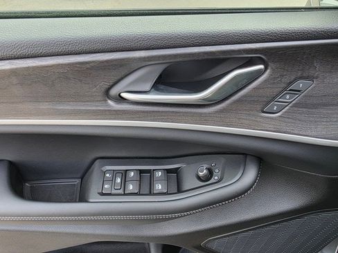 New 2025 Jeep Grand Cherokee L Limited w/ Trailer Tow Package image 13