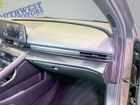 Used 2025 Hyundai Elantra Sport FWD image 25