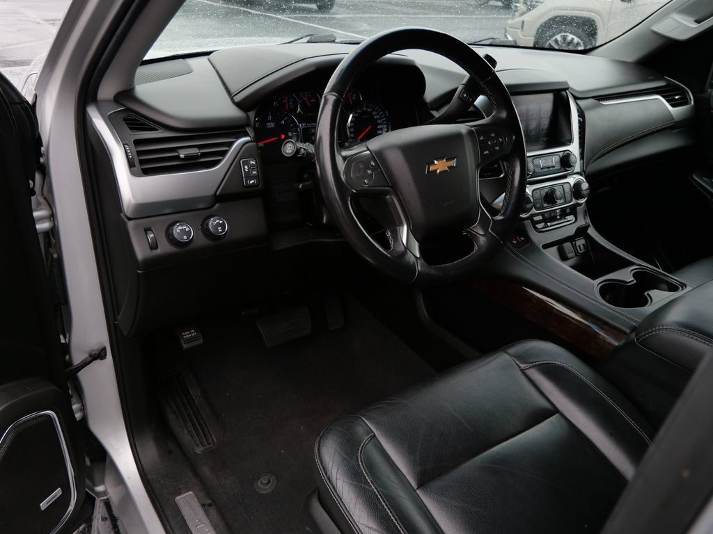 Used 2019 Chevrolet Suburban LT AWD/4WD image 12