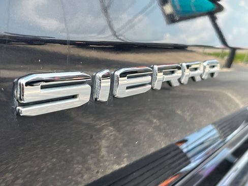 Used 2023 GMC Sierra 1500 SLT w/ SLT Premium Plus Package AWD/4WD image 9