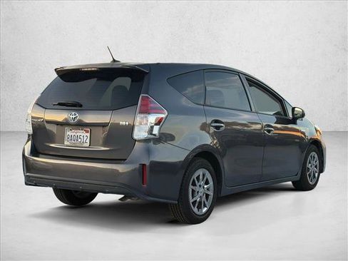 Used 2017 Toyota Prius V Four w/ Carpet Mat Package FWD image 5