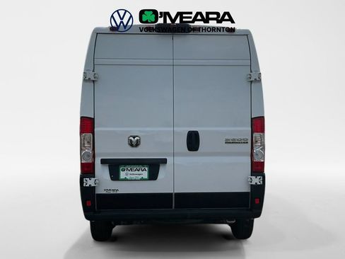 Used 2024 RAM ProMaster 2500 w/ Convenience Group FWD image 4