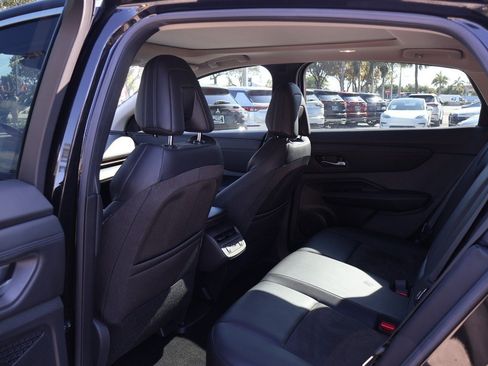 Used 2023 Nissan Ariya FWD image 39