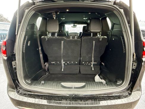 Used 2025 Chrysler Pacifica Select image 30