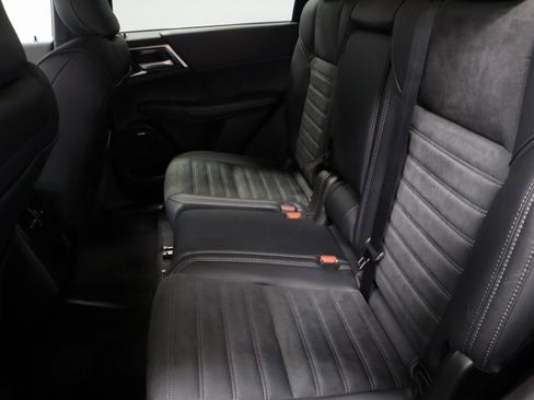 New 2026 Mitsubishi Outlander SE image 15